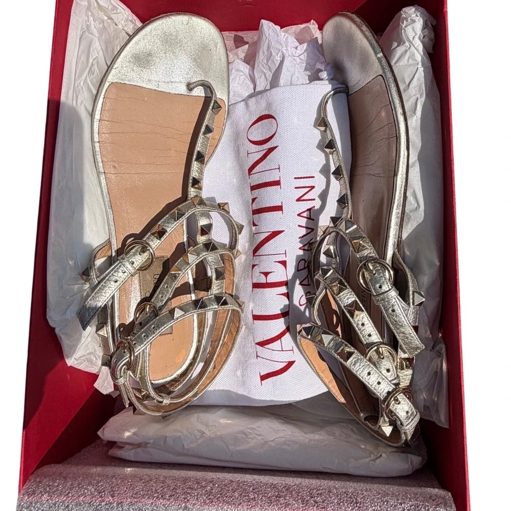 Valentino Garavani Rockstud Thong‎ Gladiator Gold Leather Sandals 37 Flat Shoes